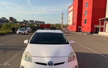 Toyota Prius, 2013 год, 1 000 000 рублей, 1 фотография