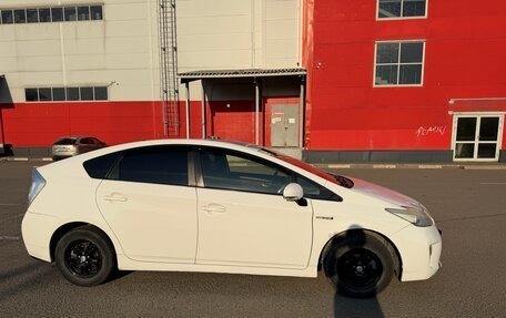Toyota Prius, 2013 год, 1 000 000 рублей, 3 фотография