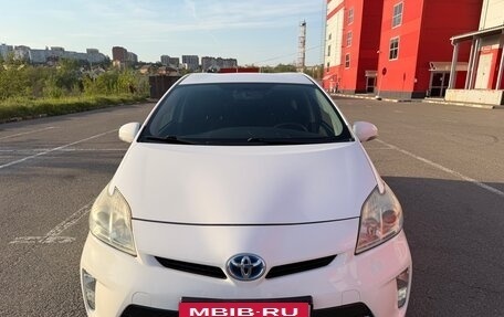 Toyota Prius, 2013 год, 1 000 000 рублей, 5 фотография