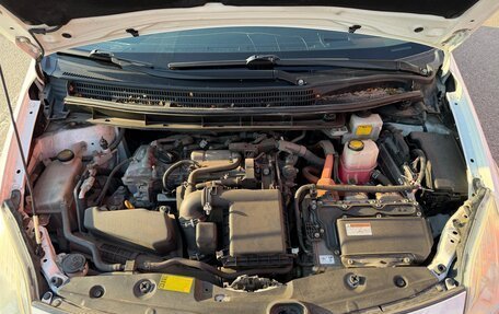 Toyota Prius, 2013 год, 1 000 000 рублей, 9 фотография
