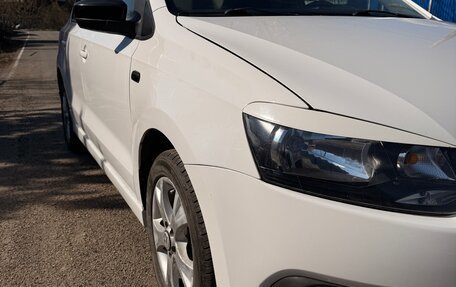 Volkswagen Polo VI (EU Market), 2011 год, 585 000 рублей, 2 фотография