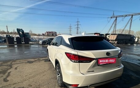 Lexus RX IV рестайлинг, 2021 год, 4 500 000 рублей, 7 фотография