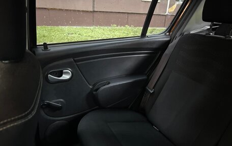 Renault Sandero I, 2013 год, 900 000 рублей, 12 фотография
