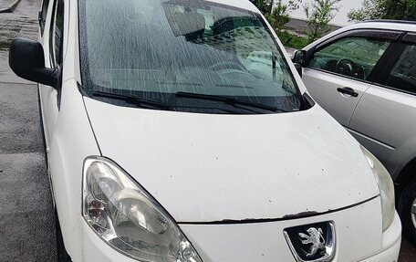 Peugeot Partner II рестайлинг 2, 2011 год, 400 000 рублей, 1 фотография