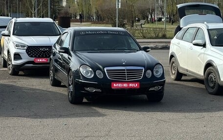 Mercedes-Benz E-Класс, 2002 год, 670 000 рублей, 1 фотография