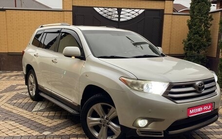 Toyota Highlander III, 2012 год, 1 750 000 рублей, 1 фотография