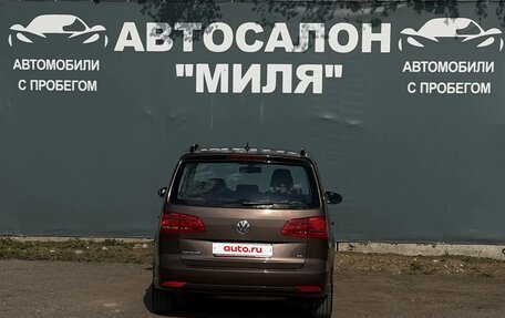 Volkswagen Touran III, 2012 год, 950 000 рублей, 4 фотография