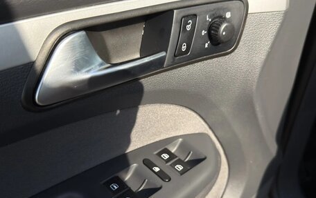 Volkswagen Touran III, 2012 год, 950 000 рублей, 12 фотография