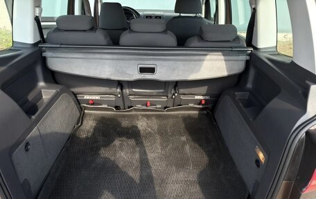 Volkswagen Touran III, 2012 год, 950 000 рублей, 18 фотография