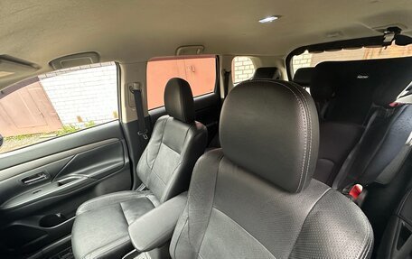 Mitsubishi Outlander III рестайлинг 3, 2014 год, 1 600 000 рублей, 21 фотография
