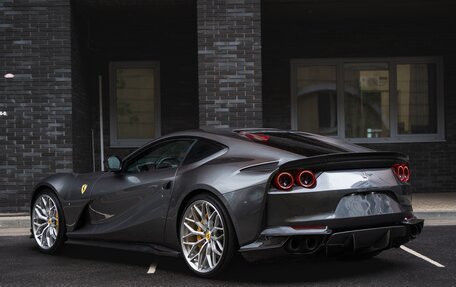 Ferrari 812, 2020 год, 27 990 000 рублей, 6 фотография