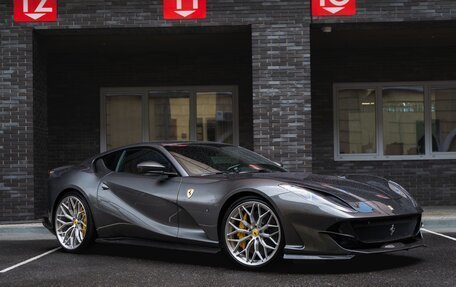 Ferrari 812, 2020 год, 27 990 000 рублей, 2 фотография