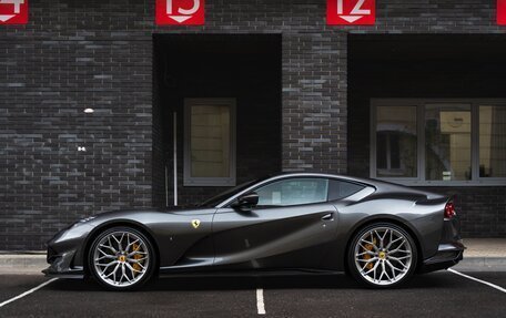 Ferrari 812, 2020 год, 27 990 000 рублей, 10 фотография