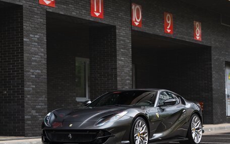 Ferrari 812, 2020 год, 27 990 000 рублей, 13 фотография