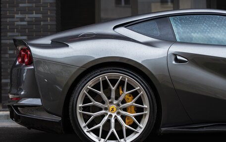 Ferrari 812, 2020 год, 27 990 000 рублей, 8 фотография