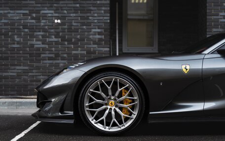 Ferrari 812, 2020 год, 27 990 000 рублей, 12 фотография