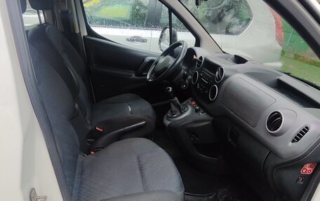 Peugeot Partner II рестайлинг 2, 2011 год, 400 000 рублей, 3 фотография
