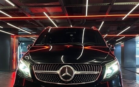Mercedes-Benz V-Класс, 2020 год, 6 990 000 рублей, 4 фотография
