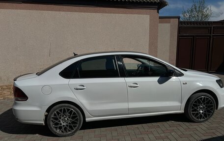 Volkswagen Polo VI (EU Market), 2015 год, 575 000 рублей, 4 фотография