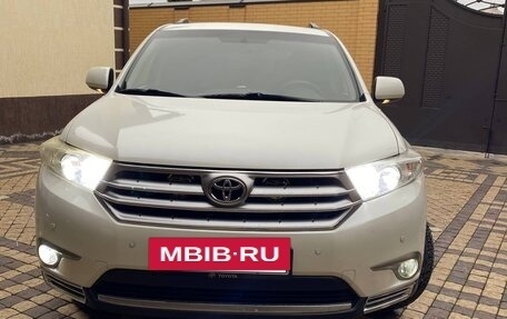 Toyota Highlander III, 2012 год, 1 750 000 рублей, 3 фотография