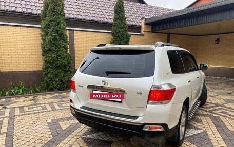 Toyota Highlander III, 2012 год, 1 750 000 рублей, 4 фотография