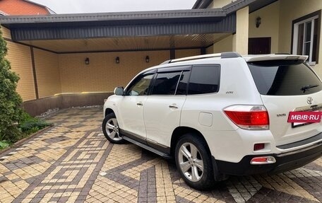 Toyota Highlander III, 2012 год, 1 750 000 рублей, 5 фотография