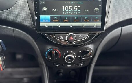Hyundai Solaris II рестайлинг, 2011 год, 540 000 рублей, 9 фотография