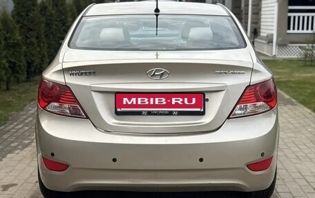 Hyundai Solaris II рестайлинг, 2011 год, 540 000 рублей, 2 фотография