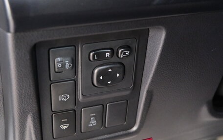 Toyota Land Cruiser Prado 150 рестайлинг 2, 2013 год, 2 929 000 рублей, 10 фотография
