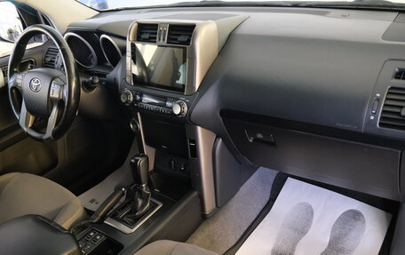 Toyota Land Cruiser Prado 150 рестайлинг 2, 2013 год, 2 929 000 рублей, 21 фотография
