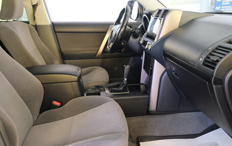 Toyota Land Cruiser Prado 150 рестайлинг 2, 2013 год, 2 929 000 рублей, 22 фотография