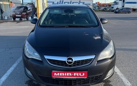Opel Astra J, 2010 год, 780 000 рублей, 1 фотография