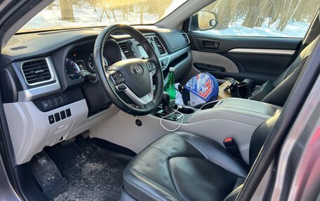Toyota Highlander III, 2019 год, 3 390 000 рублей, 22 фотография