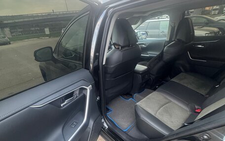 Toyota RAV4, 2024 год, 3 520 000 рублей, 9 фотография