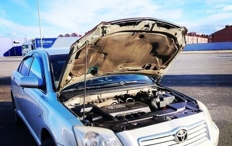 Toyota Avensis III рестайлинг, 2004 год, 686 000 рублей, 6 фотография