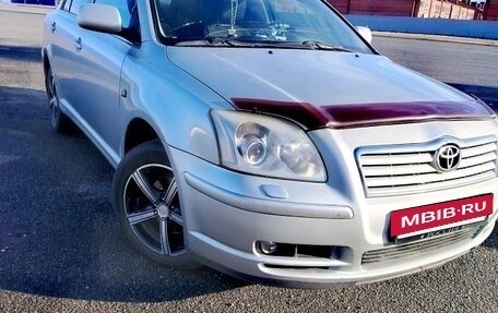 Toyota Avensis III рестайлинг, 2004 год, 686 000 рублей, 10 фотография