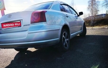 Toyota Avensis III рестайлинг, 2004 год, 686 000 рублей, 15 фотография