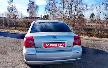 Toyota Avensis III рестайлинг, 2004 год, 686 000 рублей, 14 фотография
