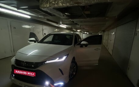 Toyota Harrier, 2021 год, 5 000 000 рублей, 4 фотография