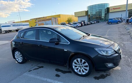 Opel Astra J, 2010 год, 780 000 рублей, 2 фотография