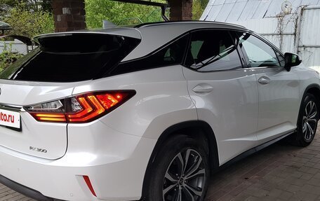 Lexus RX IV рестайлинг, 2018 год, 4 300 000 рублей, 3 фотография