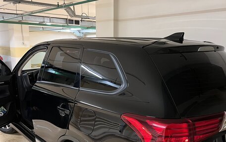 Mitsubishi Outlander III рестайлинг 3, 2020 год, 2 200 000 рублей, 4 фотография
