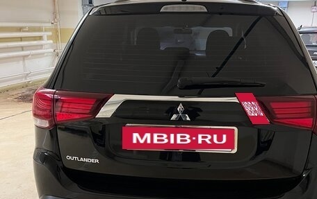 Mitsubishi Outlander III рестайлинг 3, 2020 год, 2 200 000 рублей, 5 фотография