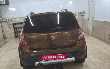 Renault Sandero I, 2014 год, 680 000 рублей, 2 фотография
