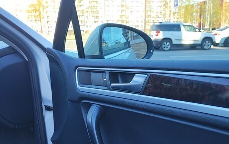 Volkswagen Touareg III, 2012 год, 1 680 000 рублей, 26 фотография