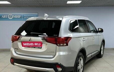 Mitsubishi Outlander III рестайлинг 3, 2017 год, 2 019 000 рублей, 5 фотография