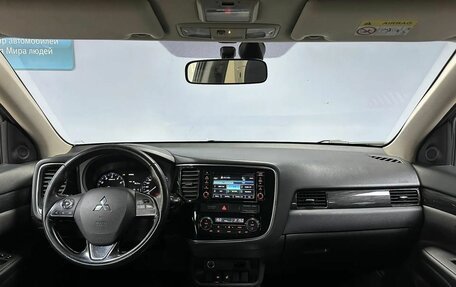 Mitsubishi Outlander III рестайлинг 3, 2017 год, 2 019 000 рублей, 13 фотография
