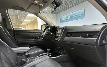 Mitsubishi Outlander III рестайлинг 3, 2017 год, 2 019 000 рублей, 18 фотография