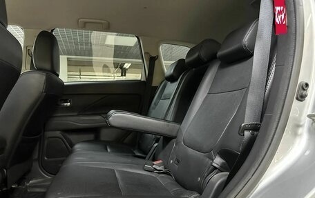 Mitsubishi Outlander III рестайлинг 3, 2017 год, 2 019 000 рублей, 12 фотография