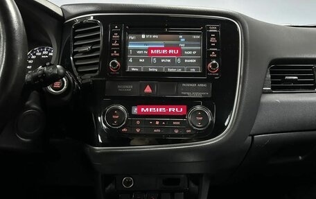 Mitsubishi Outlander III рестайлинг 3, 2017 год, 2 019 000 рублей, 19 фотография